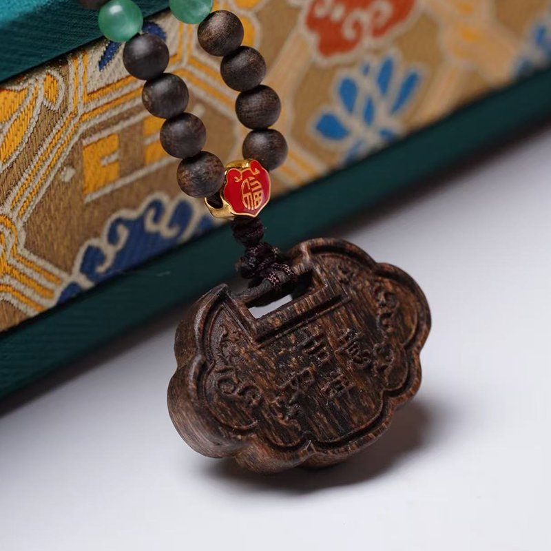 Agarwood Auspicious Wish Lock Pendant – Sinking Bead Necklace, Sweet Milky Aroma, Blessings for Health & Good Fortune