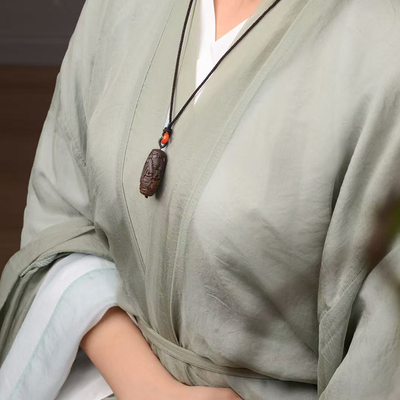 Huangqi Sinking Agarwood Dzi Bead – Space Treasury | Lustrous Aroma & Artisan Collectible