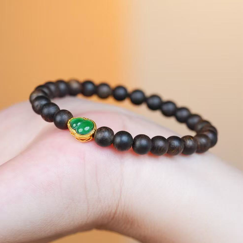 Dalagan Agarwood Jade Pendant with 18K Gold Gourd Inlay  Exquisite Texture  Sweet, Refreshing Fragrance