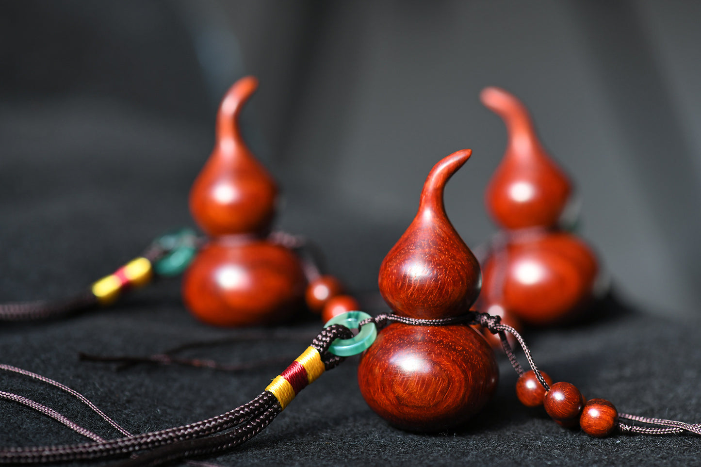 Indian Small-Leaf Red Sandalwood "Gourd Fulu" Handheld Piece – Wholesale Red Sandalwood Wood Crafts