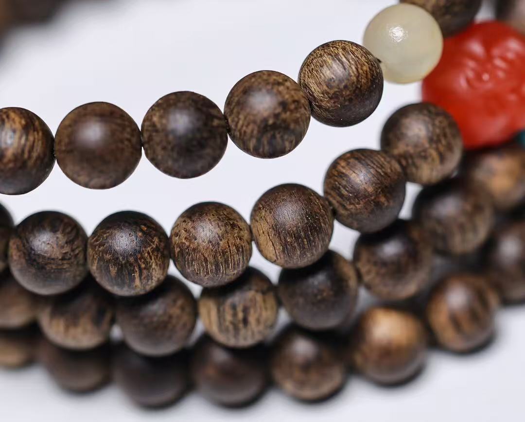Natural Agarwood & Amber Smiling Buddha Bracelet – 0.6×108 Beads, Rich Resin, Sweet Fragrance, 17.5g