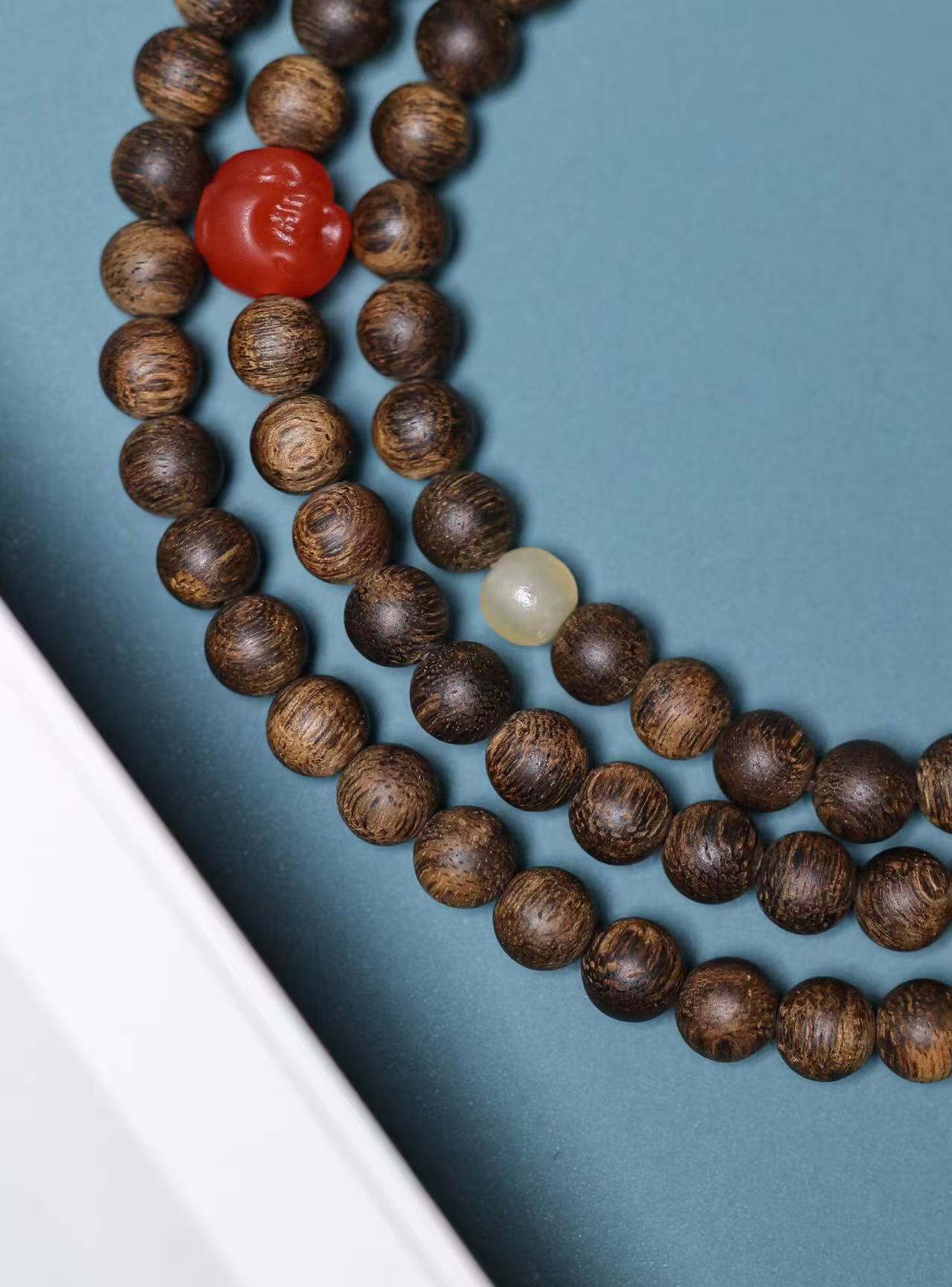 Natural Agarwood & Amber Smiling Buddha Bracelet – 0.6×108 Beads, Rich Resin, Sweet Fragrance, 17.5g