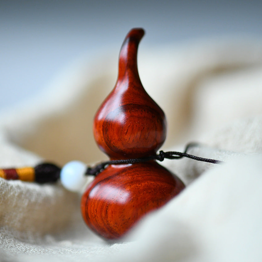 Indian Small-Leaf Red Sandalwood "Gourd Fulu" Handheld Piece – Wholesale Red Sandalwood Wood Crafts